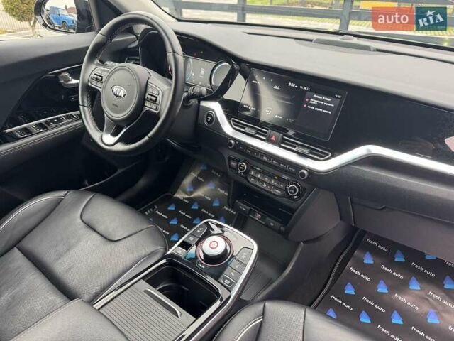 Черный Киа Niro, объемом двигателя 0 л и пробегом 113 тыс. км за 21900 $, фото 39 на Automoto.ua