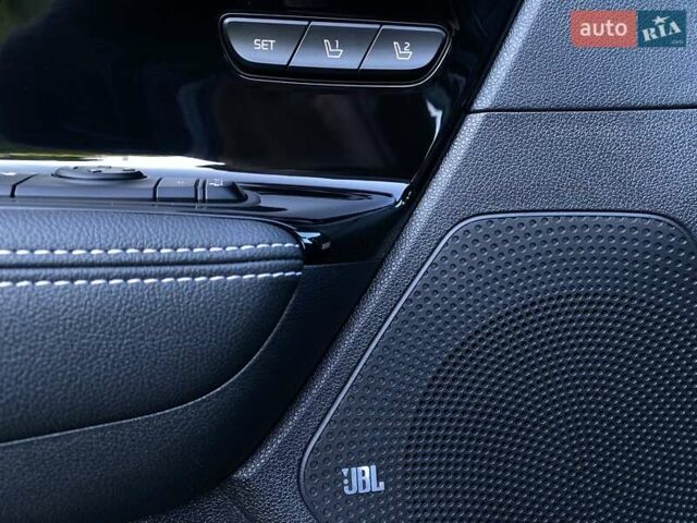 Черный Киа Niro, объемом двигателя 0 л и пробегом 93 тыс. км за 22700 $, фото 3 на Automoto.ua