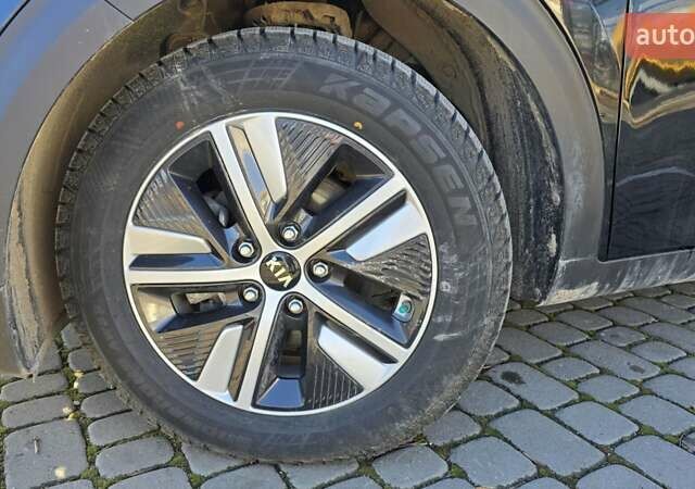 Черный Киа Niro, объемом двигателя 1.58 л и пробегом 32 тыс. км за 21000 $, фото 14 на Automoto.ua
