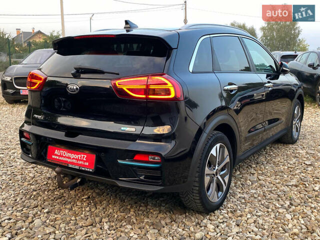 Чорний Кіа Niro, об'ємом двигуна 0 л та пробігом 64 тис. км за 22700 $, фото 22 на Automoto.ua