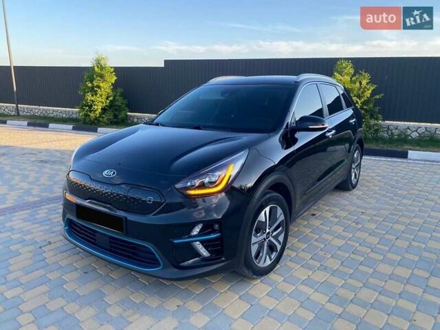 Чорний Кіа Niro, об'ємом двигуна 0 л та пробігом 108 тис. км за 19300 $, фото 3 на Automoto.ua