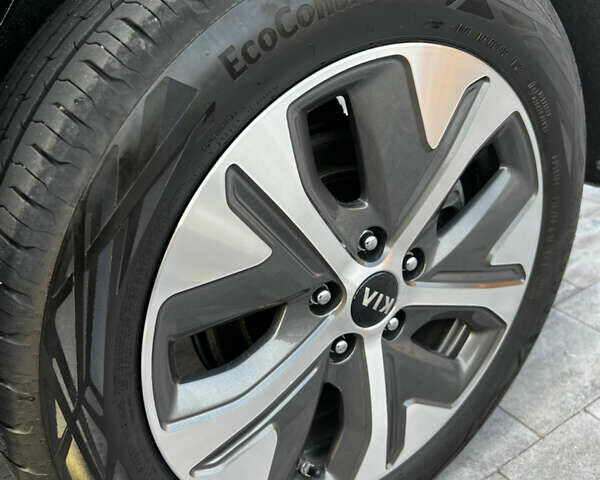 Чорний Кіа Niro, об'ємом двигуна 0 л та пробігом 65 тис. км за 16499 $, фото 24 на Automoto.ua