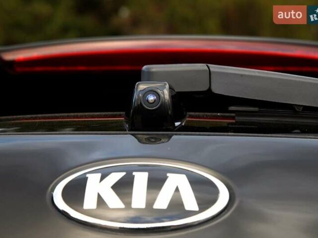 Черный Киа Niro, объемом двигателя 0 л и пробегом 110 тыс. км за 17450 $, фото 18 на Automoto.ua