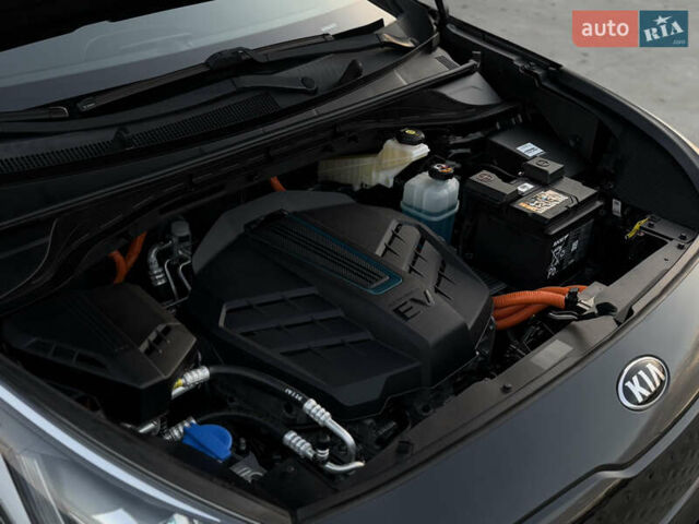 Черный Киа Niro, объемом двигателя 0 л и пробегом 142 тыс. км за 18900 $, фото 17 на Automoto.ua