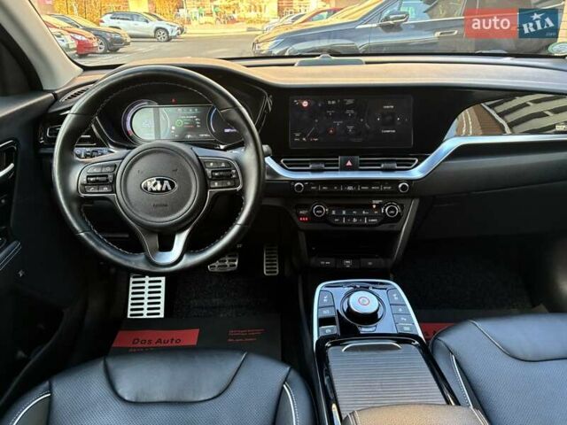 Черный Киа Niro, объемом двигателя 0 л и пробегом 105 тыс. км за 20500 $, фото 88 на Automoto.ua