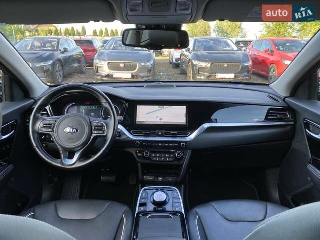 Чорний Кіа Niro, об'ємом двигуна 0 л та пробігом 88 тис. км за 21900 $, фото 2 на Automoto.ua
