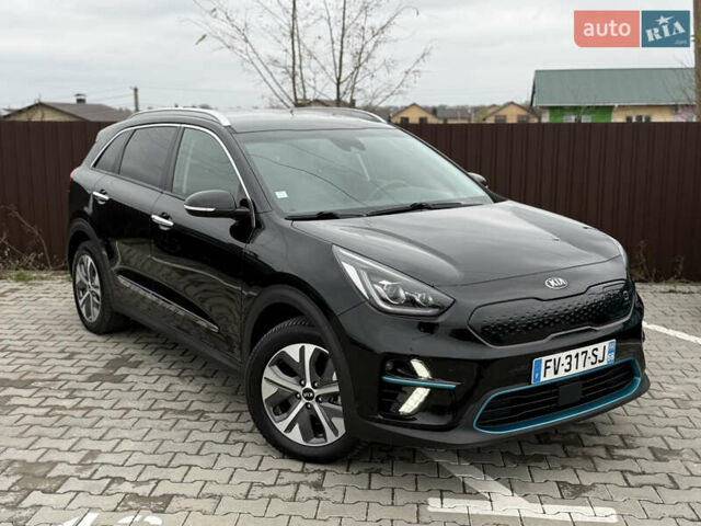 Черный Киа Niro, объемом двигателя 0 л и пробегом 61 тыс. км за 19300 $, фото 2 на Automoto.ua