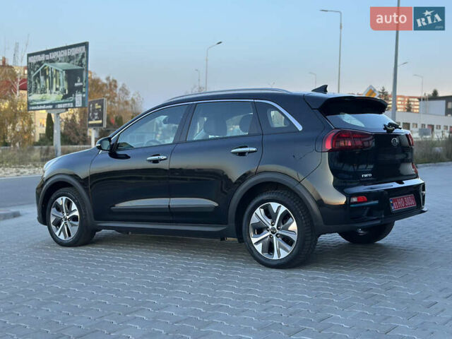 Чорний Кіа Niro, об'ємом двигуна 0 л та пробігом 98 тис. км за 19400 $, фото 10 на Automoto.ua