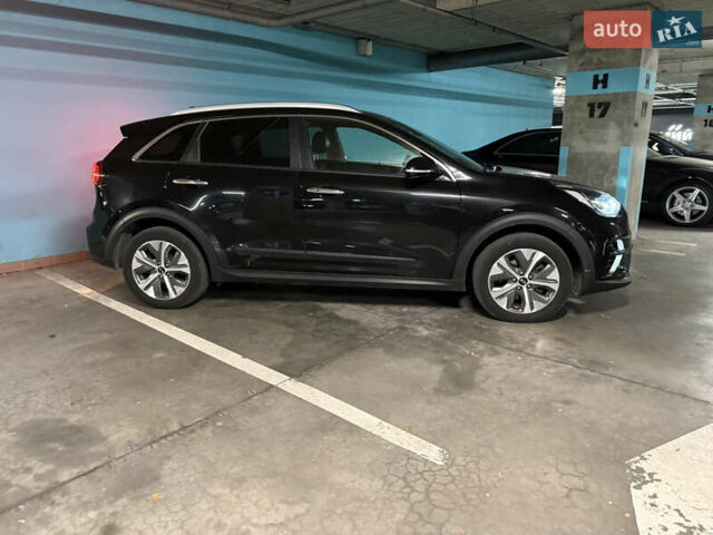 Чорний Кіа Niro, об'ємом двигуна 0 л та пробігом 107 тис. км за 18999 $, фото 1 на Automoto.ua