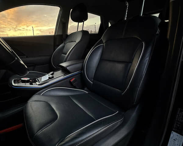 Черный Киа Niro, объемом двигателя 0 л и пробегом 142 тыс. км за 18900 $, фото 51 на Automoto.ua