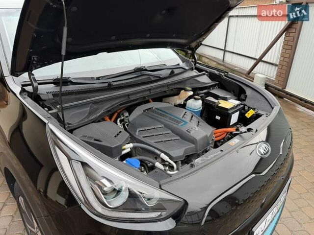Чорний Кіа Niro, об'ємом двигуна 0 л та пробігом 89 тис. км за 20799 $, фото 83 на Automoto.ua