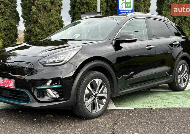 Чорний Кіа Niro, об'ємом двигуна 0 л та пробігом 110 тис. км за 19500 $, фото 36 на Automoto.ua