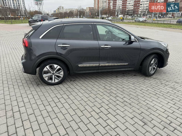 Чорний Кіа Niro, об'ємом двигуна 0 л та пробігом 146 тис. км за 17100 $, фото 2 на Automoto.ua