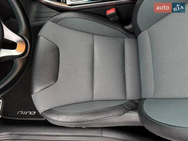 Черный Киа Niro, объемом двигателя 0 л и пробегом 61 тыс. км за 19300 $, фото 24 на Automoto.ua