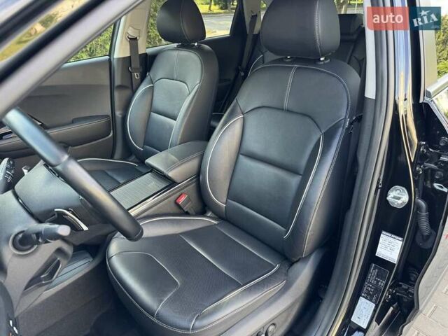 Черный Киа Niro, объемом двигателя 0 л и пробегом 98 тыс. км за 20999 $, фото 21 на Automoto.ua