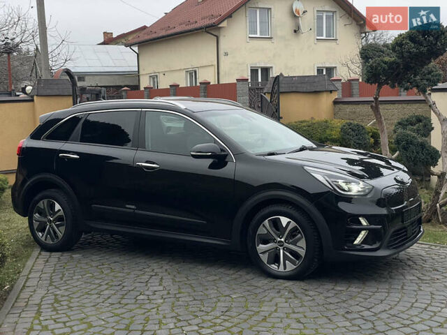 Черный Киа Niro, объемом двигателя 0 л и пробегом 111 тыс. км за 19300 $, фото 2 на Automoto.ua