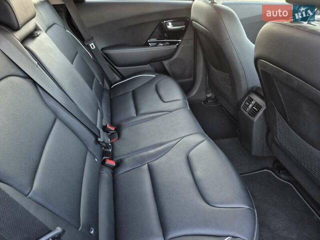 Черный Киа Niro, объемом двигателя 0 л и пробегом 132 тыс. км за 19449 $, фото 26 на Automoto.ua