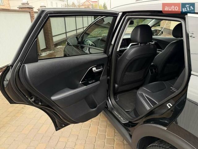 Чорний Кіа Niro, об'ємом двигуна 0 л та пробігом 89 тис. км за 20799 $, фото 60 на Automoto.ua