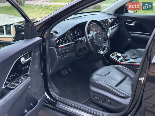 Черный Киа Niro, объемом двигателя 0 л и пробегом 135 тыс. км за 18650 $, фото 10 на Automoto.ua