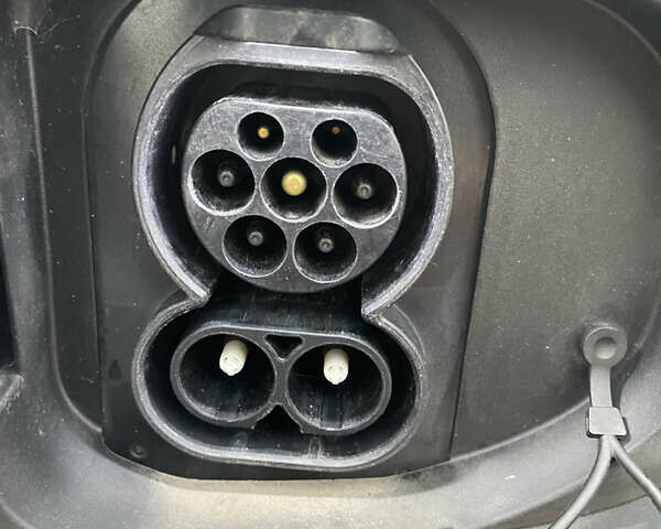 Черный Киа Niro, объемом двигателя 0 л и пробегом 111 тыс. км за 19300 $, фото 9 на Automoto.ua