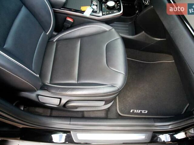 Черный Киа Niro, объемом двигателя 0 л и пробегом 110 тыс. км за 17450 $, фото 41 на Automoto.ua