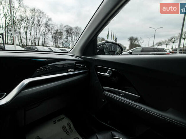 Черный Киа Niro, объемом двигателя 0 л и пробегом 114 тыс. км за 21900 $, фото 9 на Automoto.ua