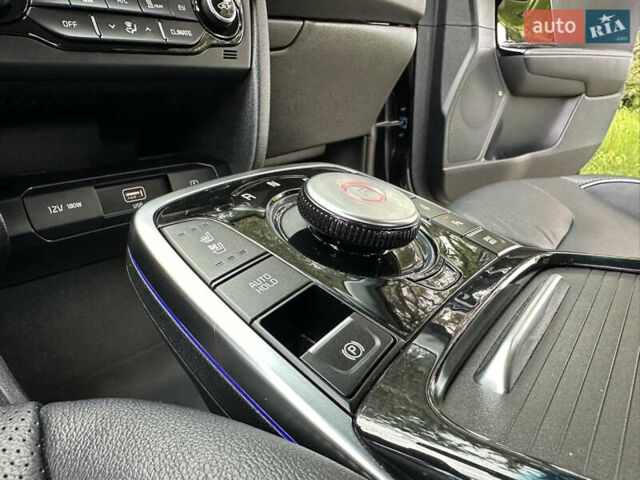 Чорний Кіа Niro, об'ємом двигуна 0 л та пробігом 46 тис. км за 19750 $, фото 49 на Automoto.ua