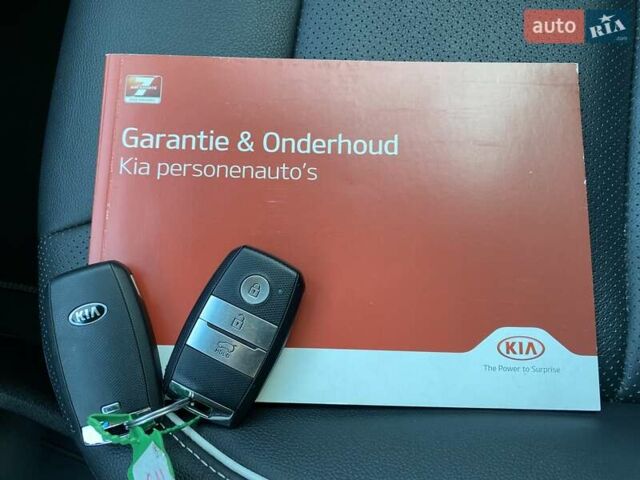Черный Киа Niro, объемом двигателя 0 л и пробегом 83 тыс. км за 23200 $, фото 45 на Automoto.ua