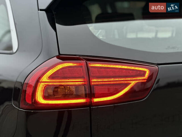 Чорний Кіа Niro, об'ємом двигуна 0 л та пробігом 130 тис. км за 18300 $, фото 35 на Automoto.ua