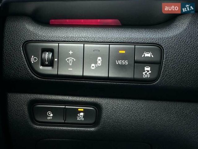 Чорний Кіа Niro, об'ємом двигуна 0 л та пробігом 68 тис. км за 24200 $, фото 42 на Automoto.ua