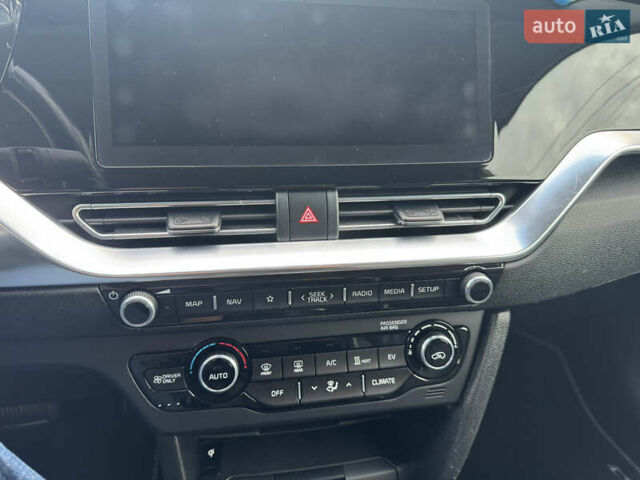 Чорний Кіа Niro, об'ємом двигуна 0 л та пробігом 164 тис. км за 18400 $, фото 21 на Automoto.ua