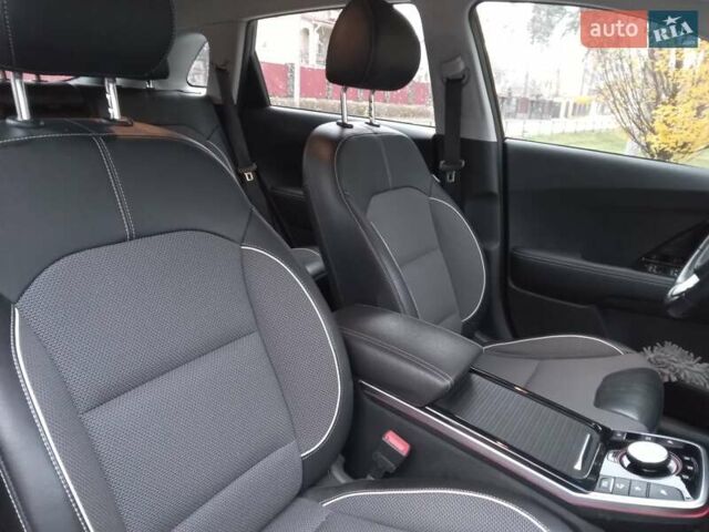 Черный Киа Niro, объемом двигателя 0 л и пробегом 92 тыс. км за 19945 $, фото 54 на Automoto.ua