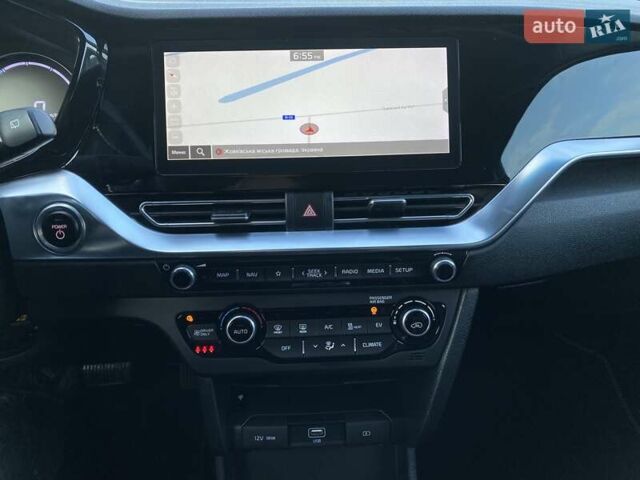 Чорний Кіа Niro, об'ємом двигуна 0 л та пробігом 88 тис. км за 21900 $, фото 40 на Automoto.ua