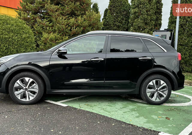 Чорний Кіа Niro, об'ємом двигуна 0 л та пробігом 110 тис. км за 19500 $, фото 24 на Automoto.ua