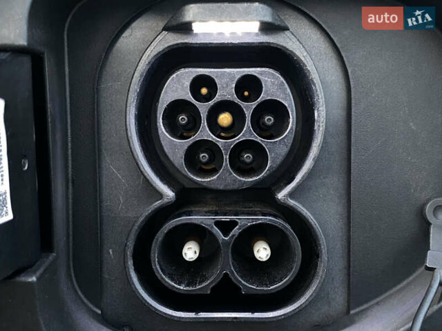 Чорний Кіа Niro, об'ємом двигуна 0 л та пробігом 64 тис. км за 23700 $, фото 14 на Automoto.ua