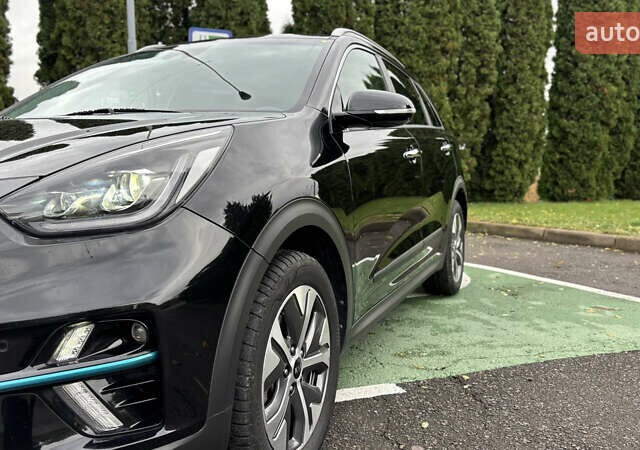 Чорний Кіа Niro, об'ємом двигуна 0 л та пробігом 110 тис. км за 19500 $, фото 14 на Automoto.ua
