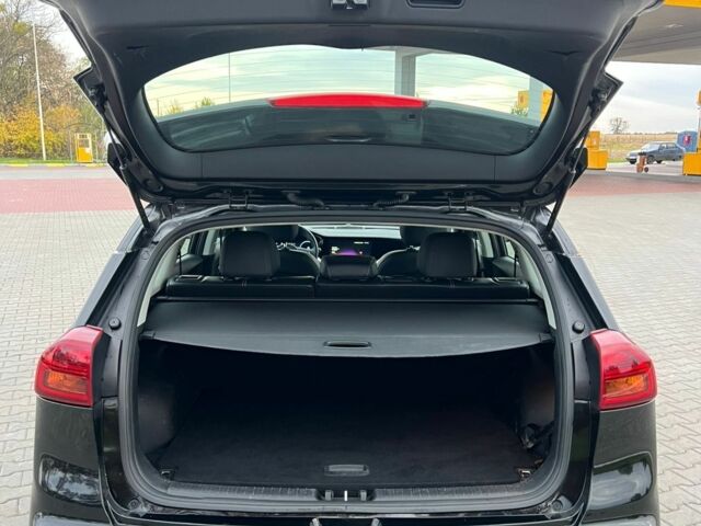 Черный Киа Niro, объемом двигателя 0 л и пробегом 106 тыс. км за 17900 $, фото 7 на Automoto.ua