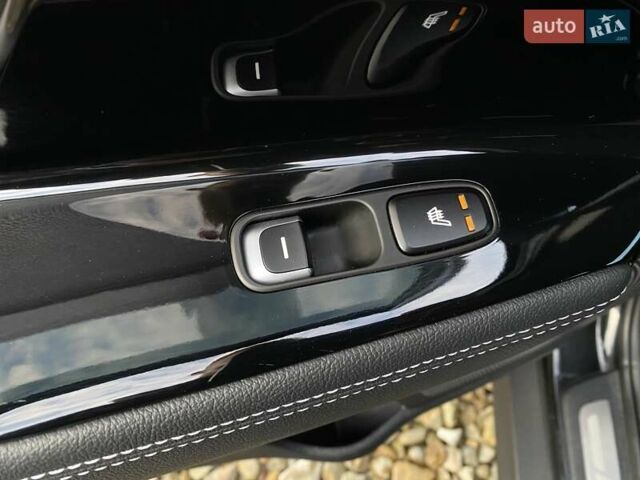 Чорний Кіа Niro, об'ємом двигуна 0 л та пробігом 88 тис. км за 22900 $, фото 55 на Automoto.ua