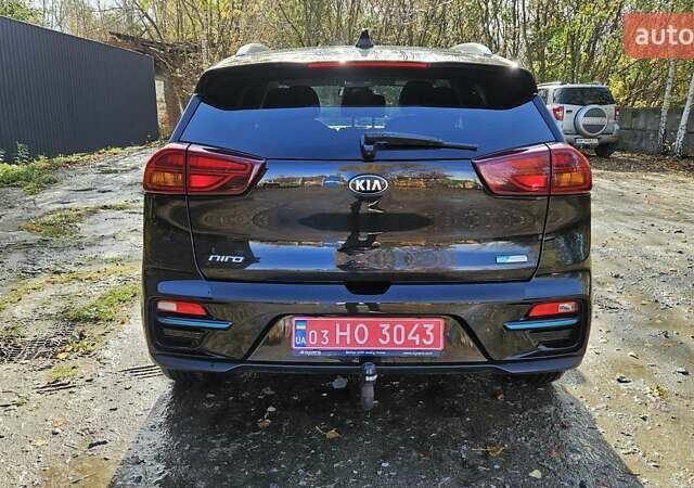 Киа Niro 2020 в Радомышле на Automoto.ua Черный Киа Niro, объемом двигателя 0 л и пробегом 139 тыс. км за 19600 $, фото 5 на Automoto.ua