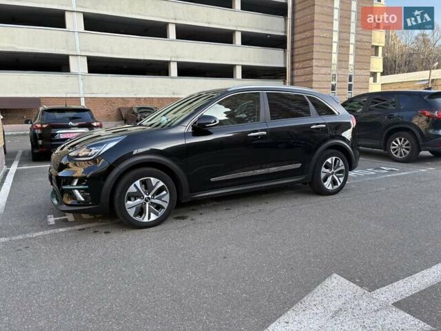 Черный Киа Niro, объемом двигателя 0 л и пробегом 105 тыс. км за 20500 $, фото 24 на Automoto.ua