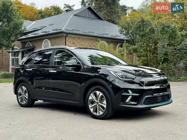 Чорний Кіа Niro, об'ємом двигуна 0 л та пробігом 107 тис. км за 20500 $, фото 9 на Automoto.ua