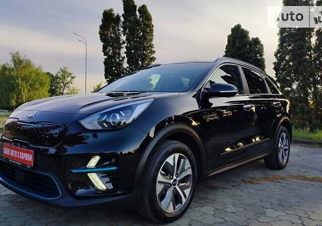 Чорний Кіа Niro, об'ємом двигуна 0 л та пробігом 83 тис. км за 19799 $, фото 2 на Automoto.ua