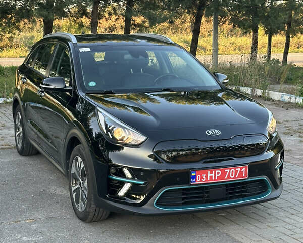 Черный Киа Niro, объемом двигателя 0 л и пробегом 112 тыс. км за 18750 $, фото 5 на Automoto.ua