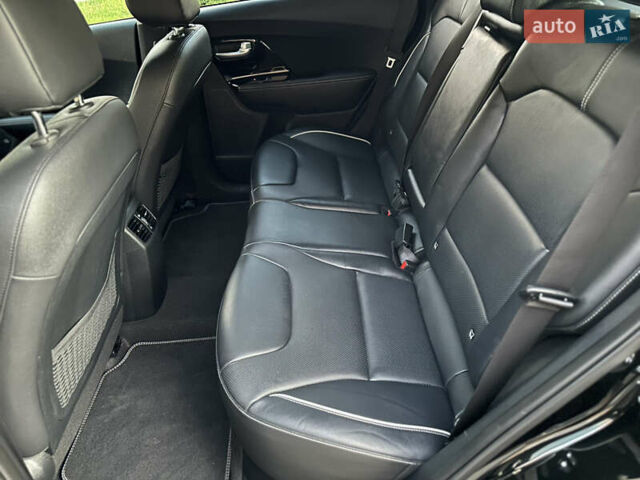 Черный Киа Niro, объемом двигателя 0 л и пробегом 152 тыс. км за 18450 $, фото 19 на Automoto.ua