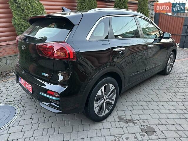 Черный Киа Niro, объемом двигателя 0 л и пробегом 115 тыс. км за 18700 $, фото 3 на Automoto.ua