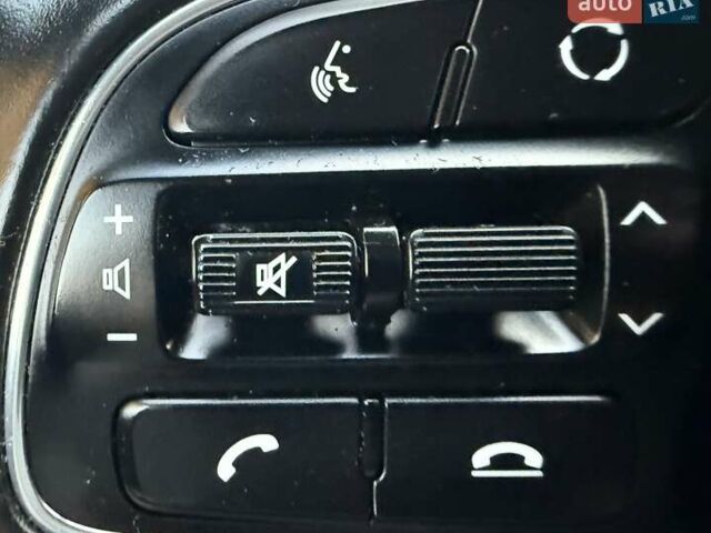 Черный Киа Niro, объемом двигателя 0 л и пробегом 98 тыс. км за 17450 $, фото 53 на Automoto.ua