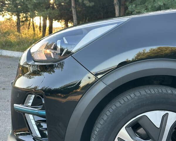 Черный Киа Niro, объемом двигателя 0 л и пробегом 112 тыс. км за 18750 $, фото 10 на Automoto.ua