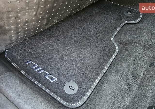 Киа Niro 2020 в Радомышле на Automoto.ua Черный Киа Niro, объемом двигателя 0 л и пробегом 139 тыс. км за 19600 $, фото 11 на Automoto.ua