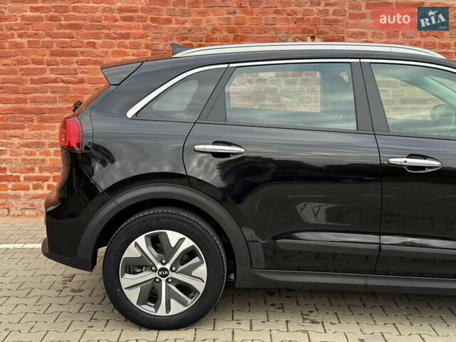 Черный Киа Niro, объемом двигателя 0 л и пробегом 92 тыс. км за 19899 $, фото 5 на Automoto.ua