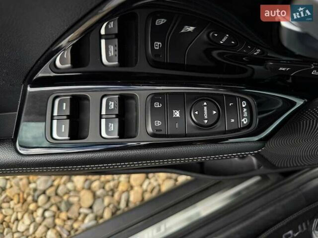 Чорний Кіа Niro, об'ємом двигуна 0 л та пробігом 69 тис. км за 23200 $, фото 3 на Automoto.ua